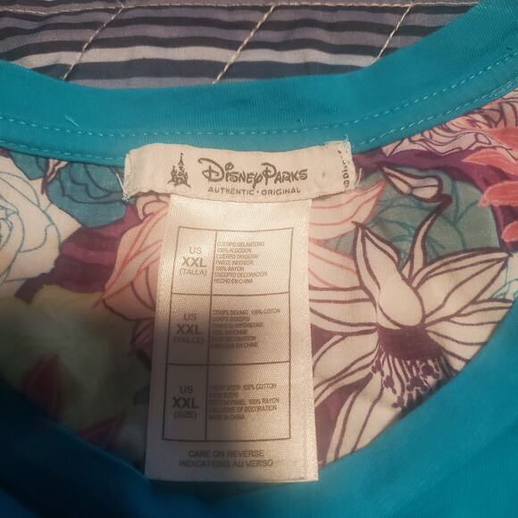 Disney Parks Size XL (marked XXL) embroidered Minnie Mouse T-Shirt Floral - Picture 5 of 7